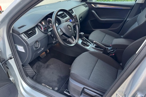 Škoda Octavia 2.0 TDI DSG7 BUSINESS LINE+ DYNAMIC