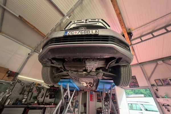 VW Touran 2.0 TDI,150 ks,Basic,R.Mjenjač,u PDV-u.