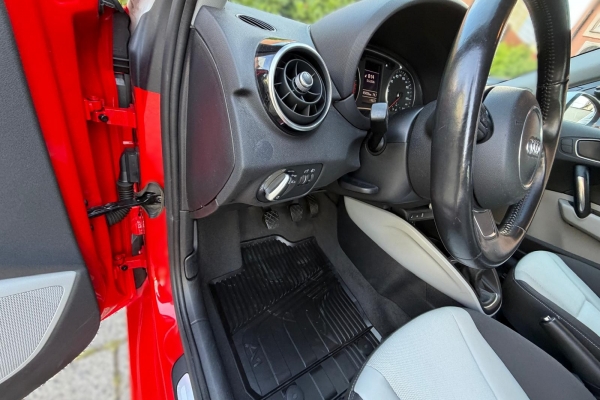 Audi A1 1,6 TDI,Ambition,bez prijenosa.