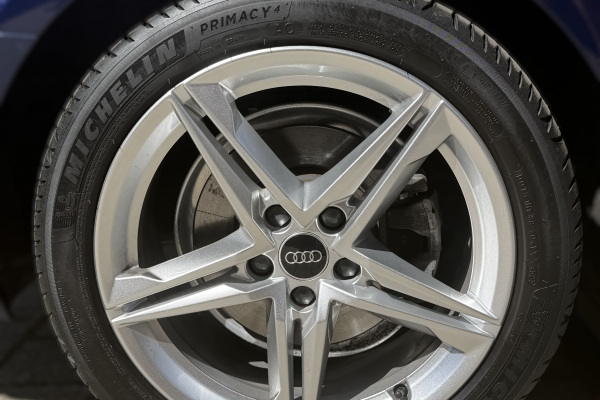 AUDI A4 Avant 40 TDI quattro S-tronic “Advanced”.