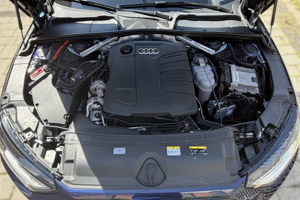 AUDI A4 Avant 40 TDI quattro S-tronic “Advanced”.