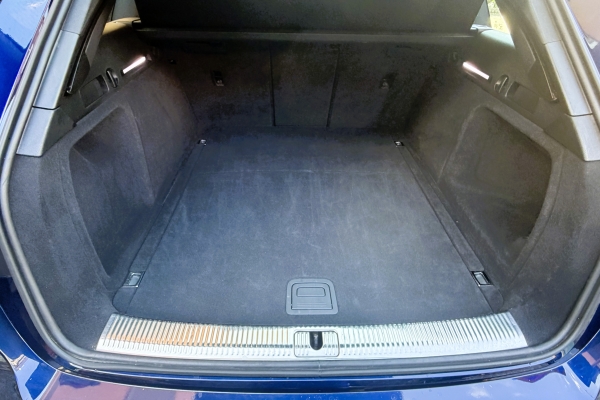AUDI A4 Avant 40 TDI quattro S-tronic “Advanced”.