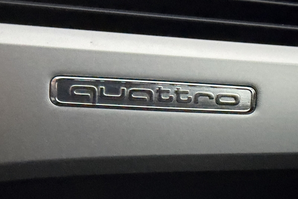 AUDI A4 Avant 40 TDI quattro S-tronic “Advanced”.