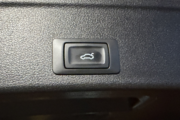 AUDI A4 Avant 40 TDI quattro S-tronic “Advanced”.