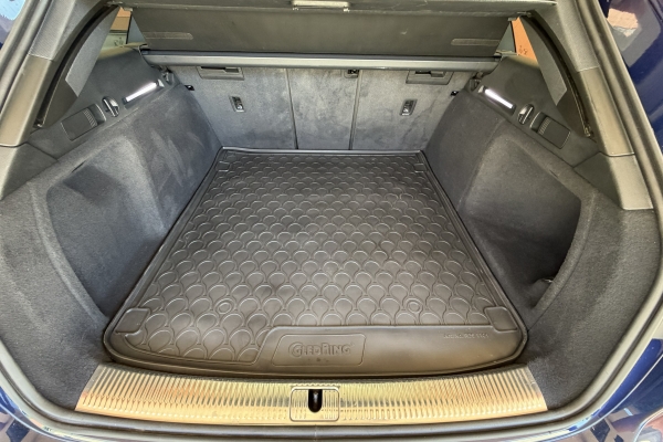 AUDI A4 Avant 40 TDI quattro S-tronic “Advanced”.