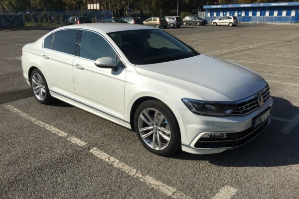 VW Passat 2,0 TDI BMT DSG R-Line, Highline 190 KS