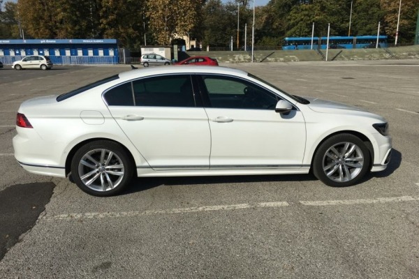 VW Passat 2,0 TDI BMT DSG R-Line, Highline 190 KS