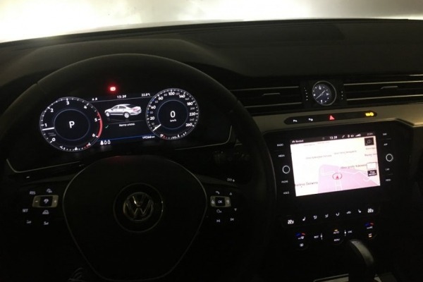 VW Passat 2,0 TDI BMT DSG R-Line, Highline 190 KS