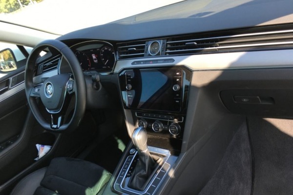 VW Passat 2,0 TDI BMT DSG R-Line, Highline 190 KS