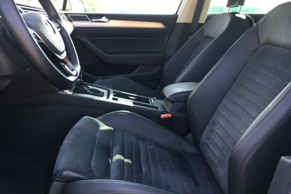 VW Passat 2,0 TDI BMT DSG R-Line, Highline 190 KS