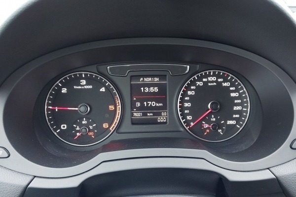 Audi Q3 2,0 TDI, Design, Servisna knjiga, 184 ks.
