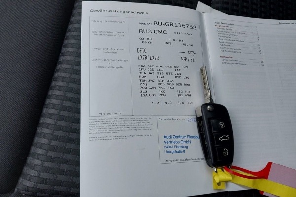 Audi Q3 2,0 TDI, Design, Servisna knjiga, 184 ks.