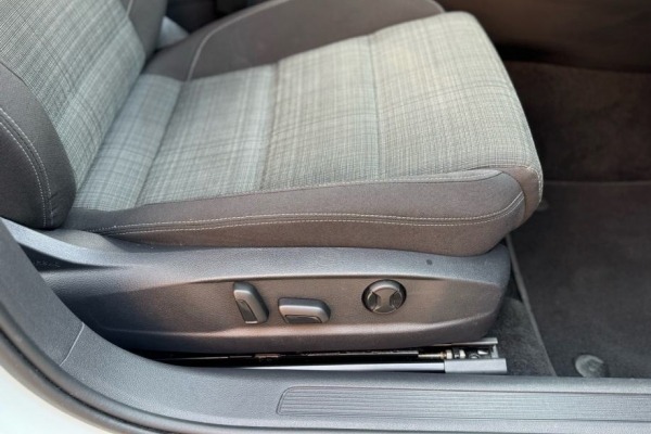 VW Passat Variant 2,0 TDI ,DSG,110kW.Business