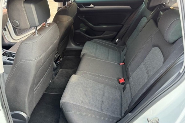 VW Passat Variant 2,0 TDI ,DSG,110kW.Business