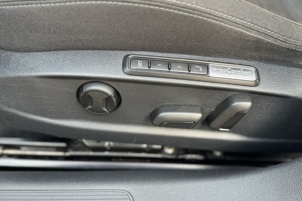 VW Passat Variant 2,0 TDI ,DSG,110kW.Business